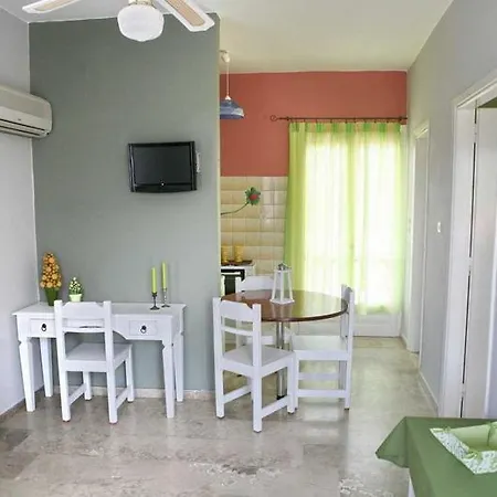 Daphne Apart Otel Tolón