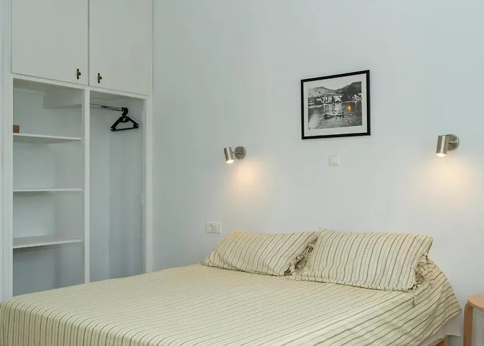 Daphne Apartmanhotel Toló